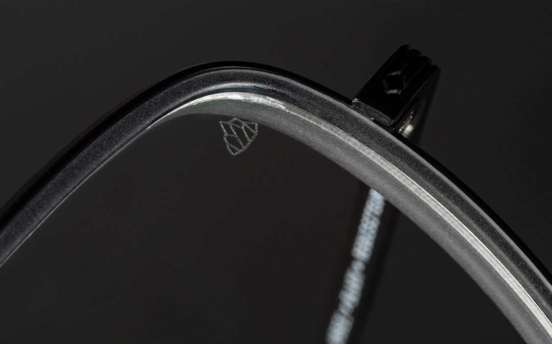 REQUISITEUR - BLACK - TITANIUM